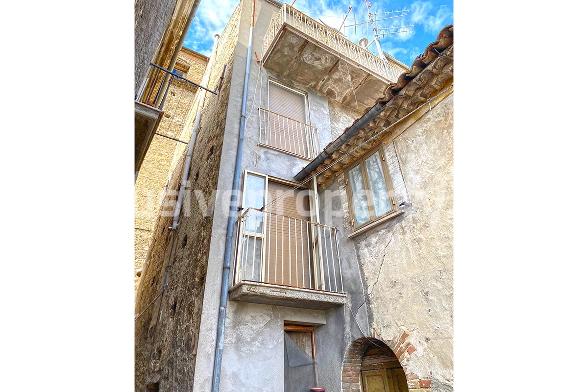 Property consisting of two residential units for sale in Abruzzo - Italy 89