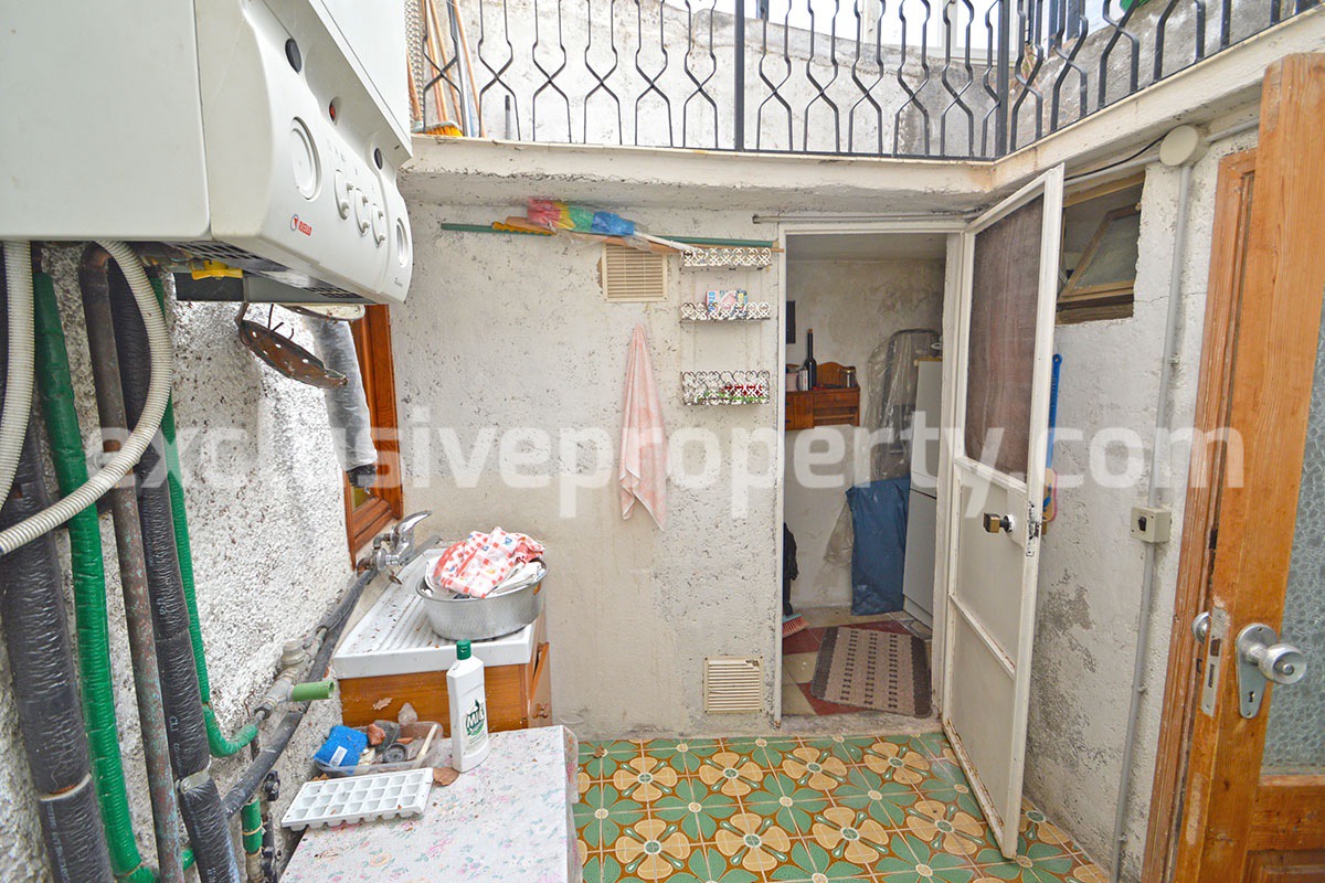 Spacious house with balcony and veranda for sale in Italy - Molise 8