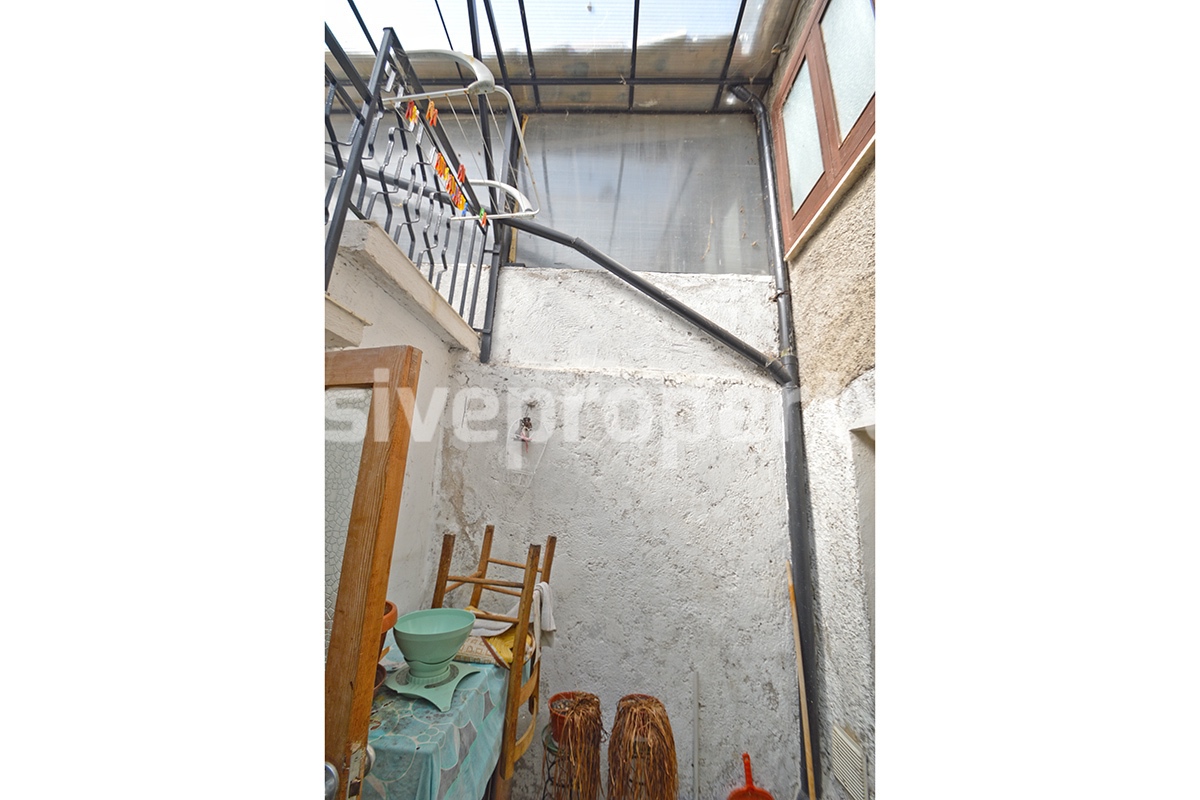 Spacious house with balcony and veranda for sale in Italy - Molise 13