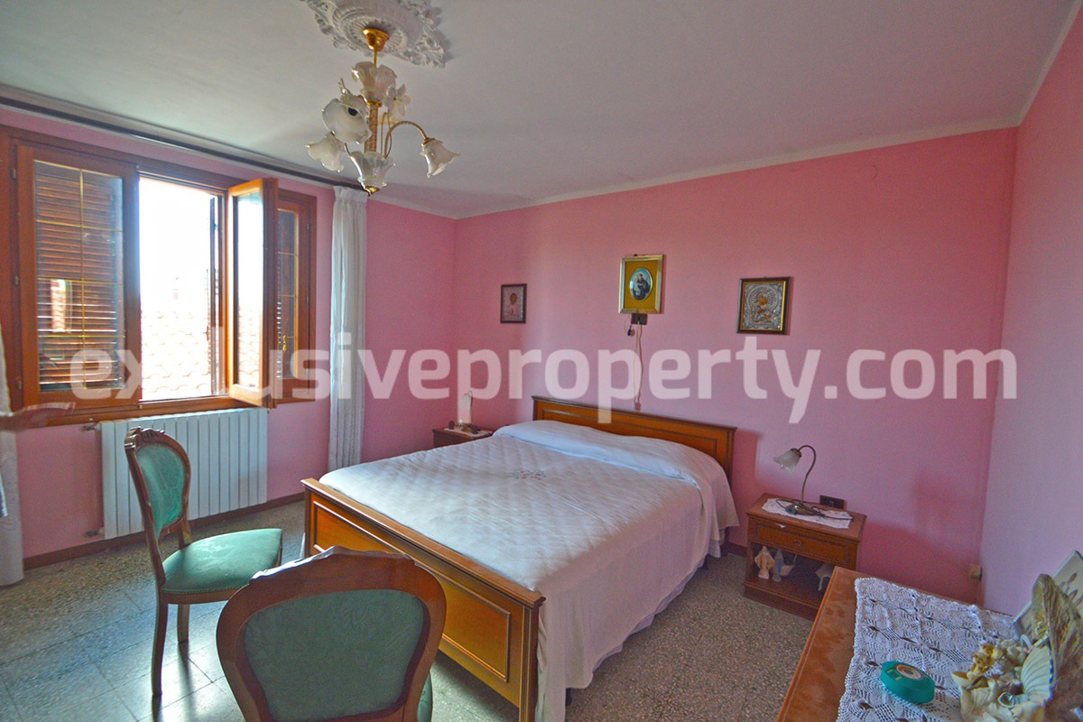Spacious house with balcony and veranda for sale in Italy - Molise 20