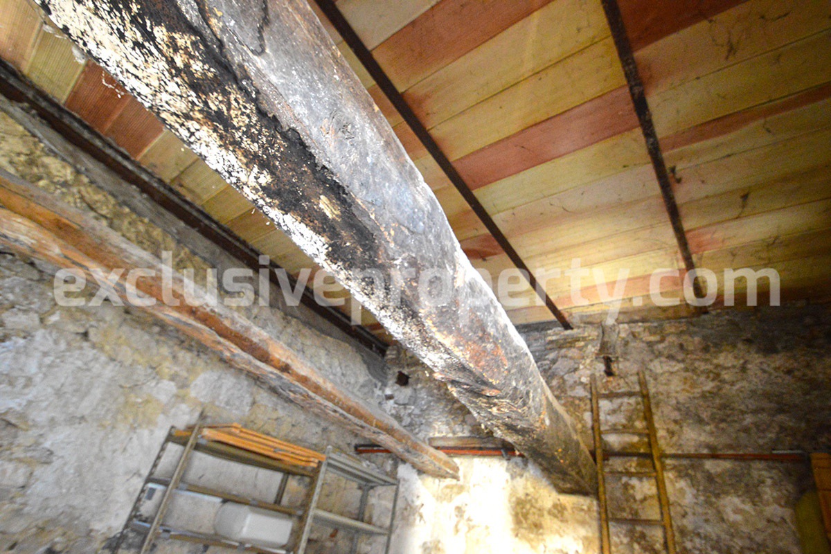 Habitable and spacious town house for sale in Palmoli - Abruzzo