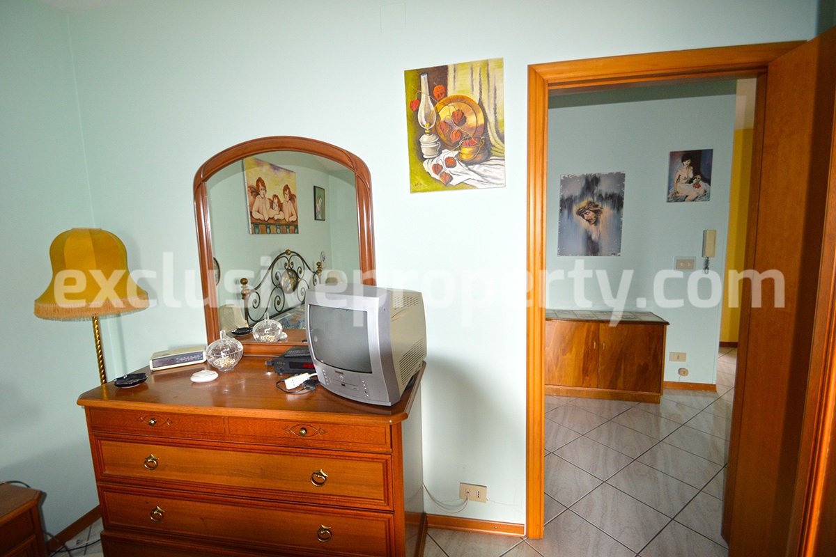 Stone town house in perfect condition and sold with furniture in Casalanguida 16