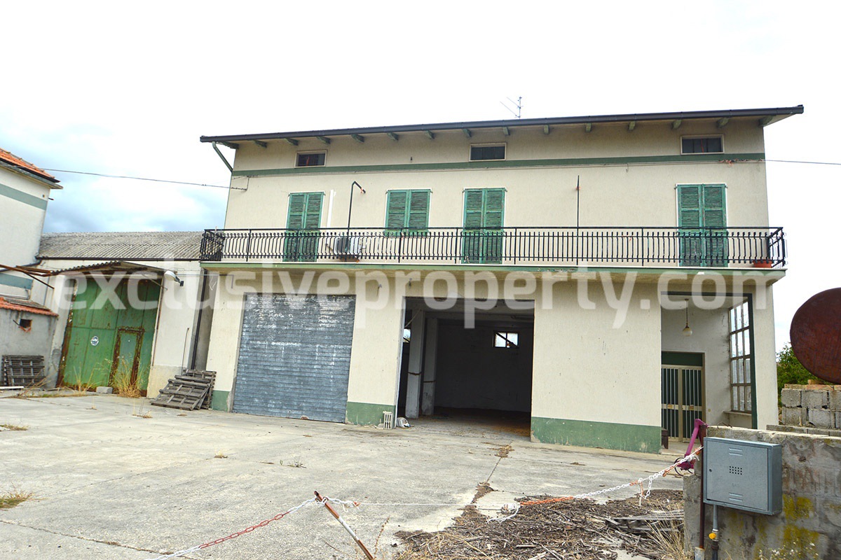 Property for sale in Abruzzo consisting of two very spacious country houses 4