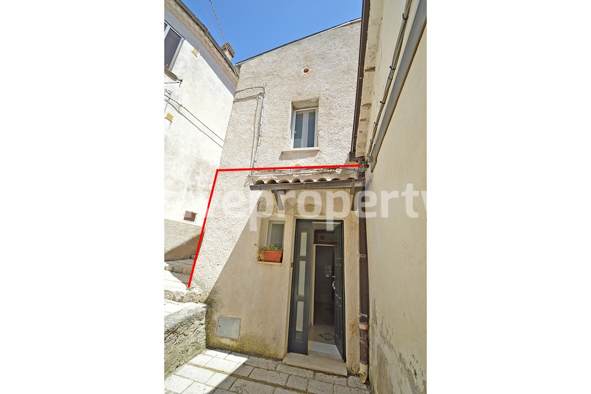 Small house with outdoor space on one level for sale in Molise 12