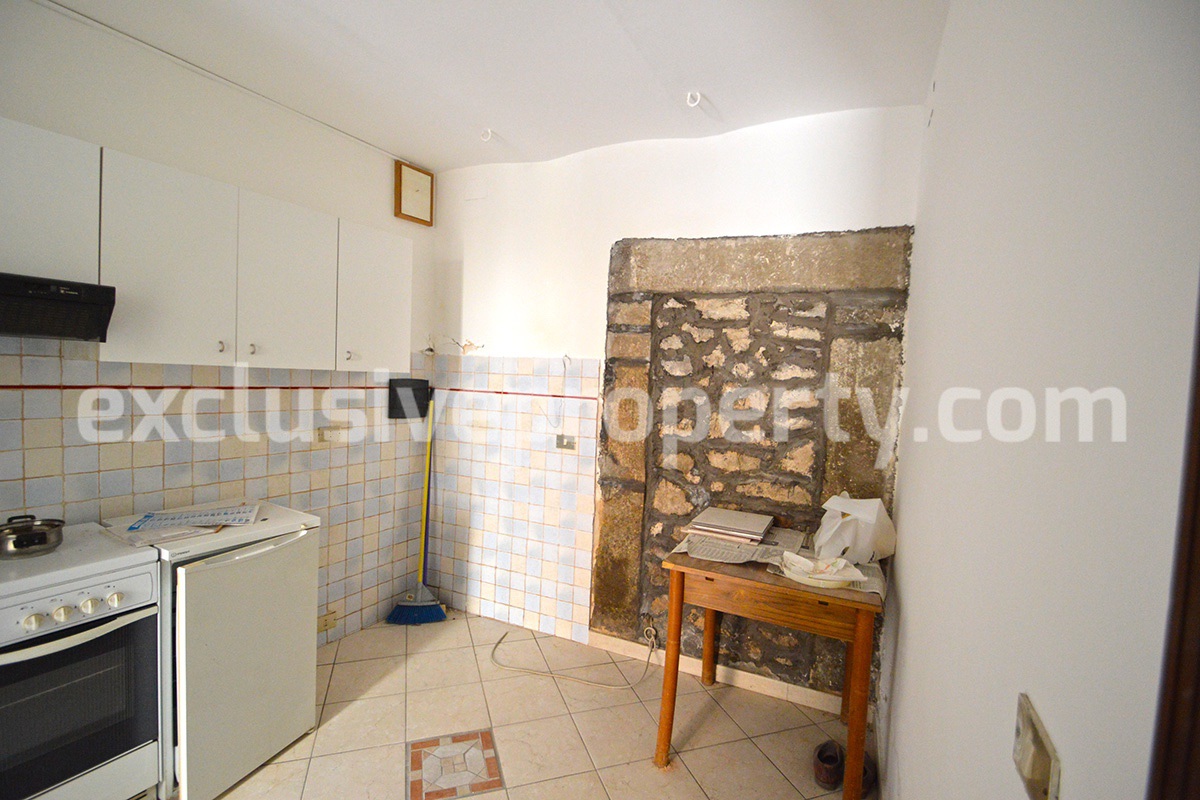 Small house with outdoor space on one level for sale in Molise 2