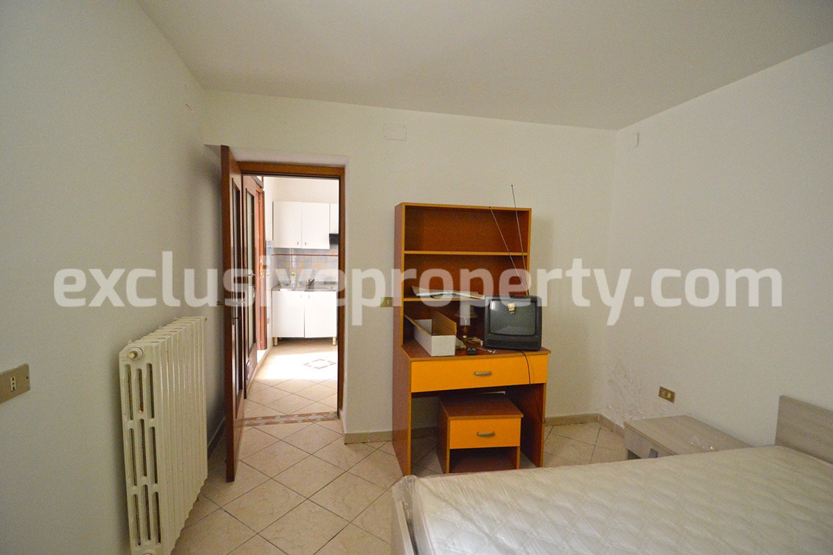 Small house with outdoor space on one level for sale in Molise 5