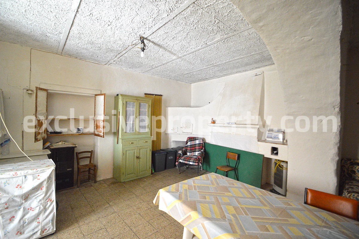 Large house with cellars and panoramic views of the green hills - Molise