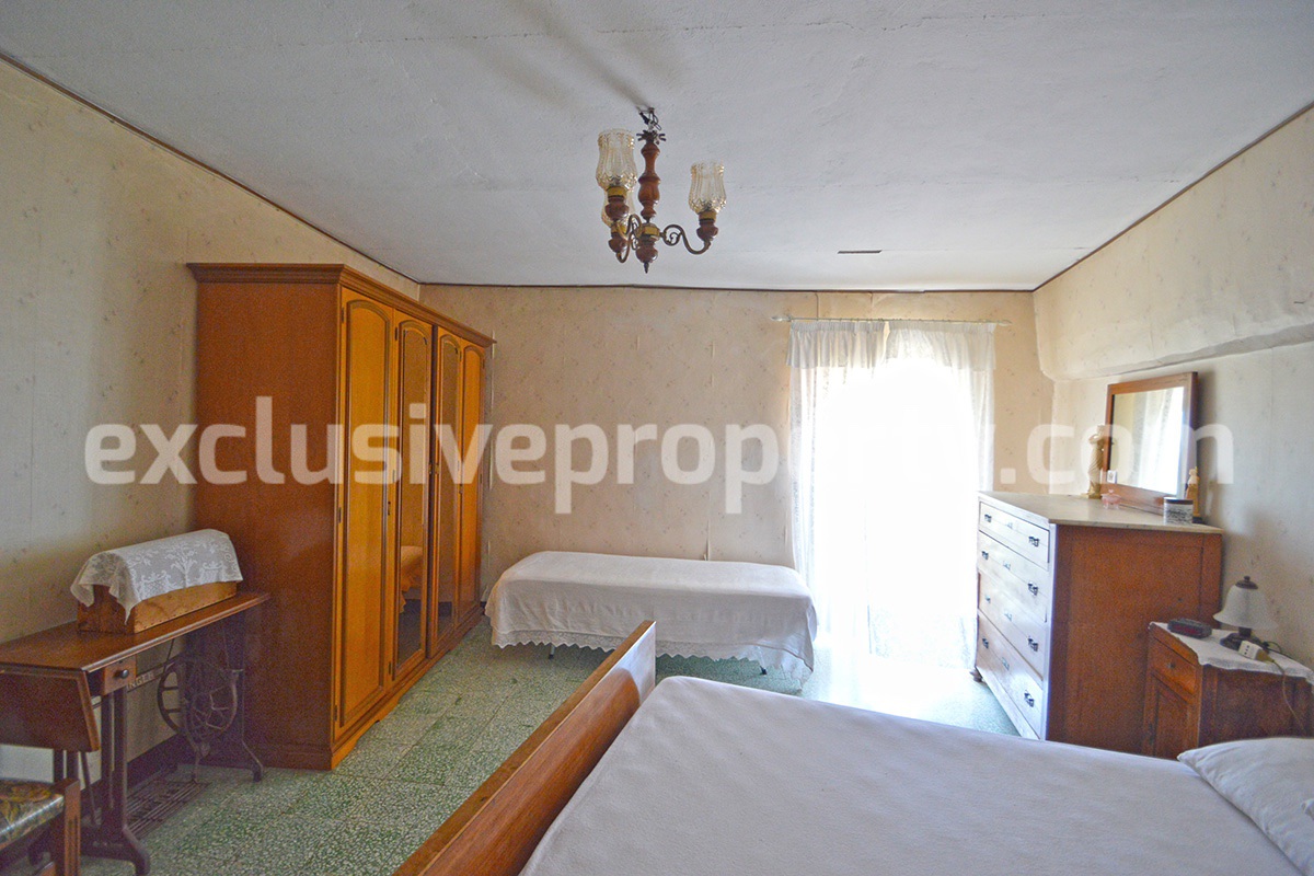 Large house with cellars and panoramic views of the green hills - Molise