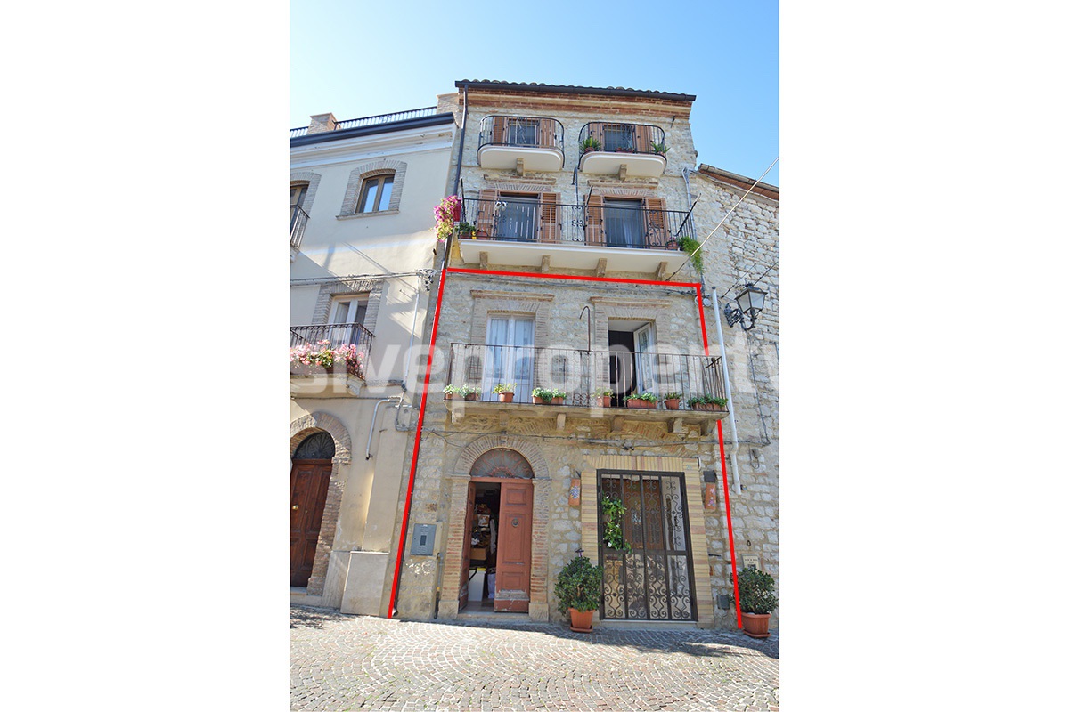 Stone house on two levels for sale in Archi - Abruzzo - Italy 2