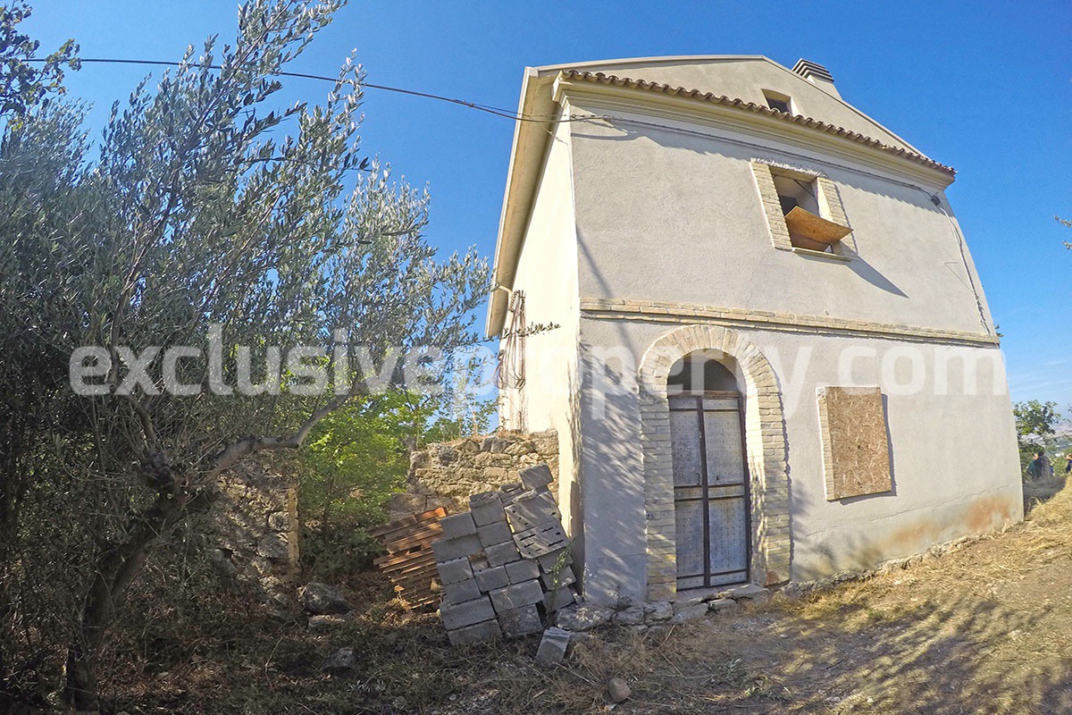 Renovated coutry house with land for sale in Archi - Abruzzo