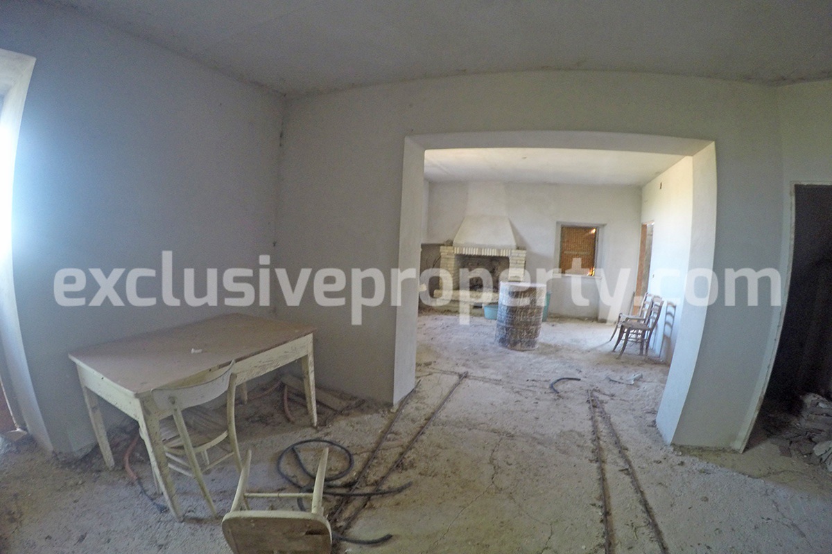 Renovated coutry house with land for sale in Archi - Abruzzo
