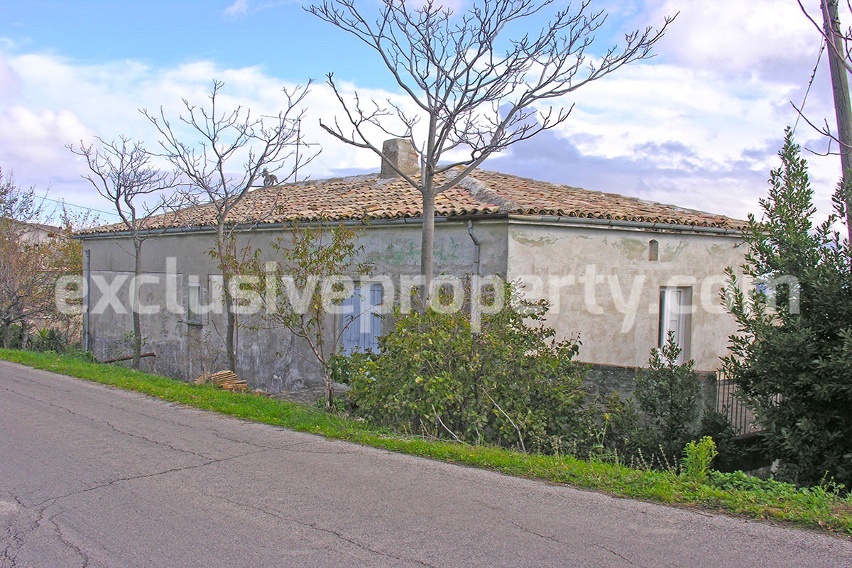 Country house with land in Atessa - Abruzzo