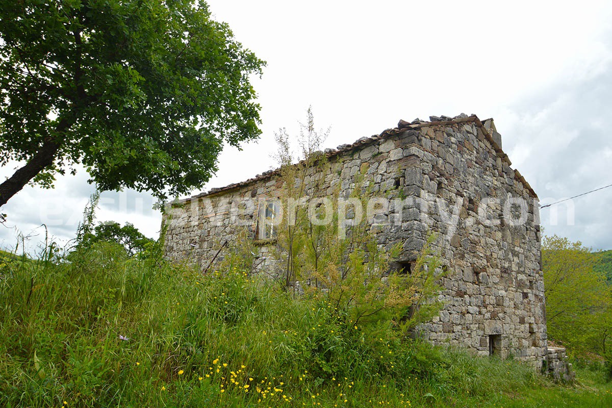 Stone cottage with land for sale in Abruzzo - Carpineto Sinello - Italy 23