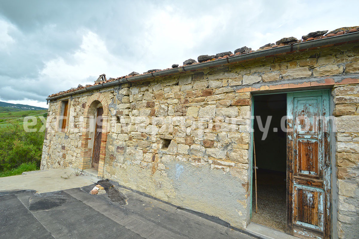 Stone cottage with land for sale in Abruzzo - Carpineto Sinello - Italy 10