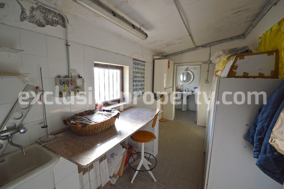 Detached house with with fenced land for sale Carunchio - Abruzzo - Italy 27