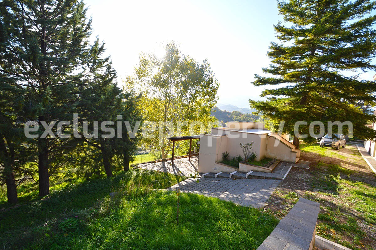 Detached house with with fenced land for sale Carunchio - Abruzzo - Italy 22
