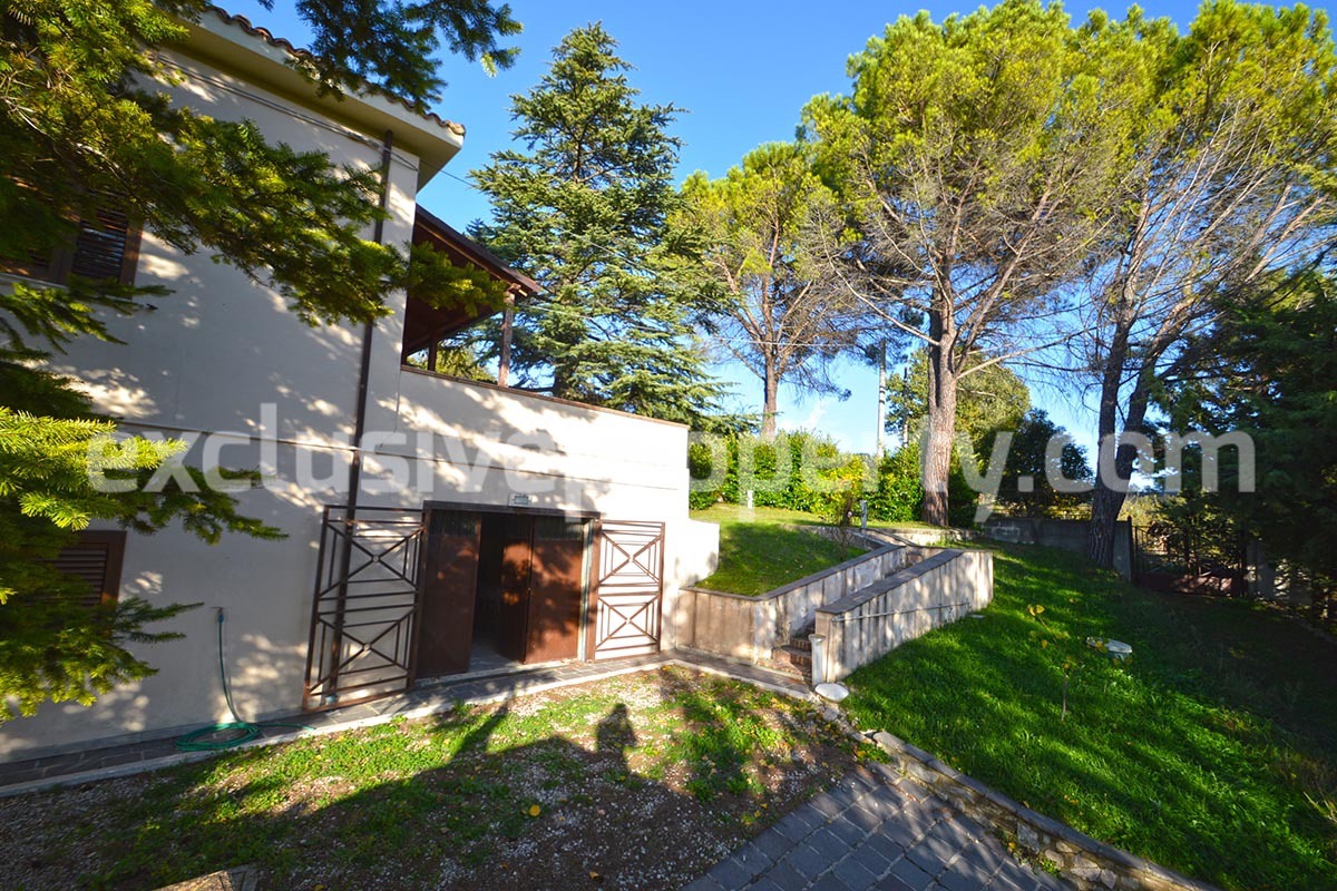 Detached house with with fenced land for sale Carunchio - Abruzzo - Italy 39