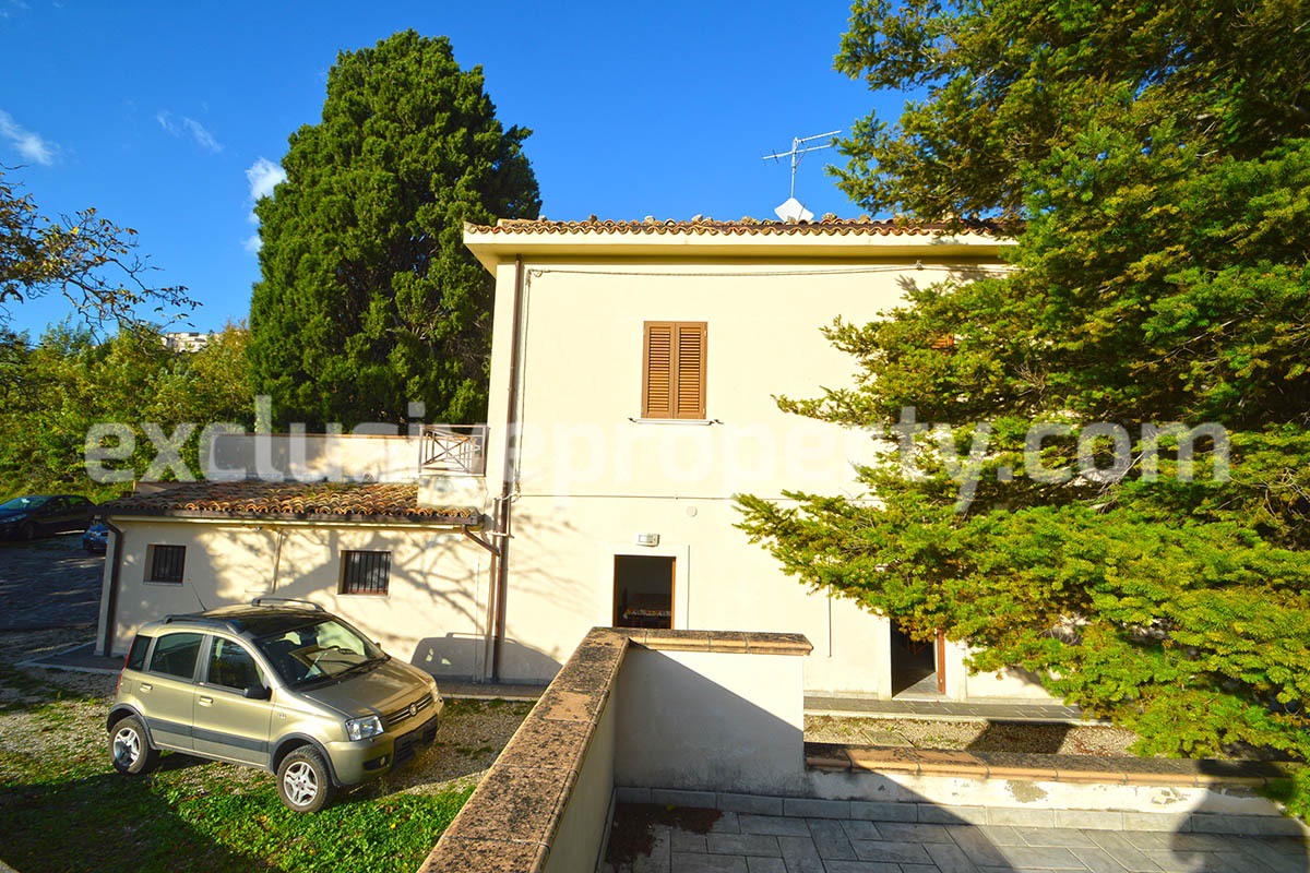 Detached house with with fenced land for sale Carunchio - Abruzzo - Italy 19