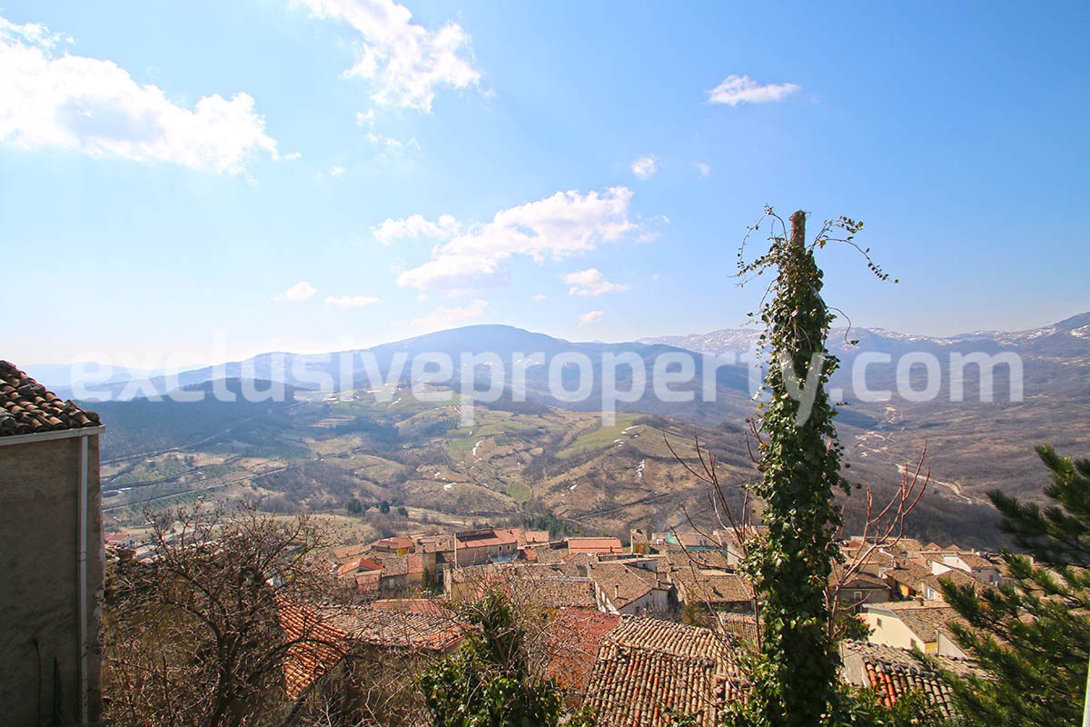 Town house with panoramic terrace for sale in Carunchio - Abruzzo 9