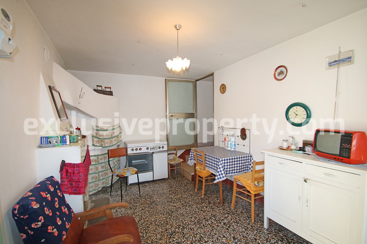 Town house with panoramic terrace for sale in Carunchio - Abruzzo 4