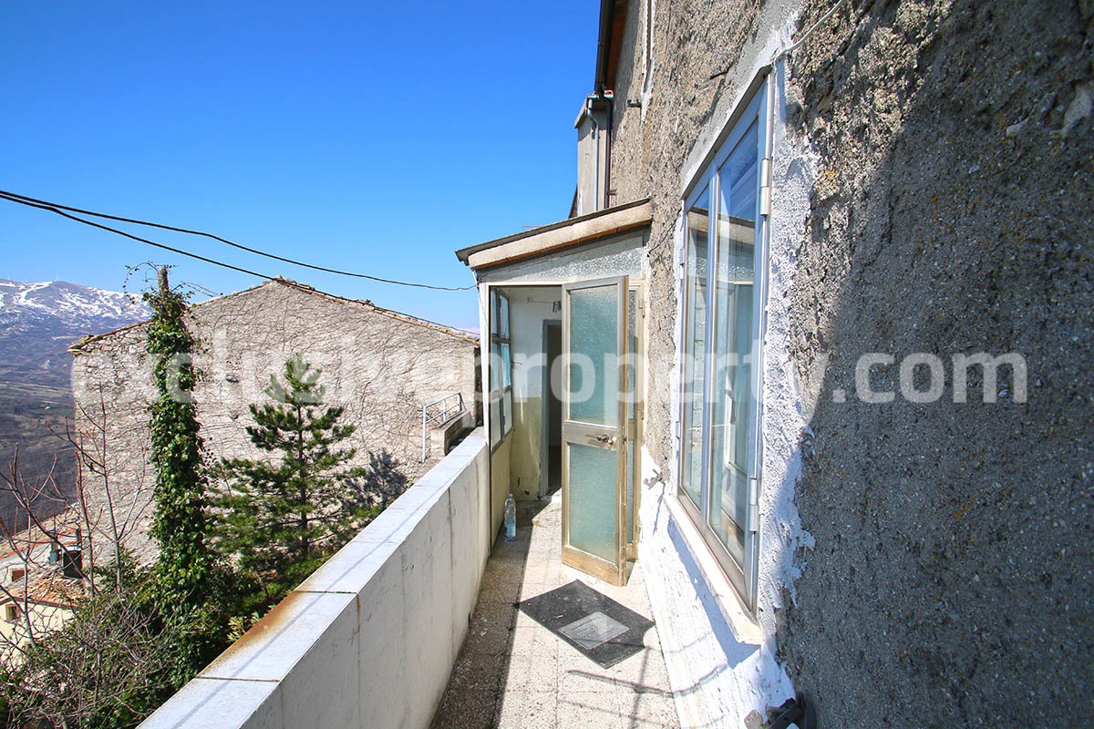 Town house with panoramic terrace for sale in Carunchio - Abruzzo 8