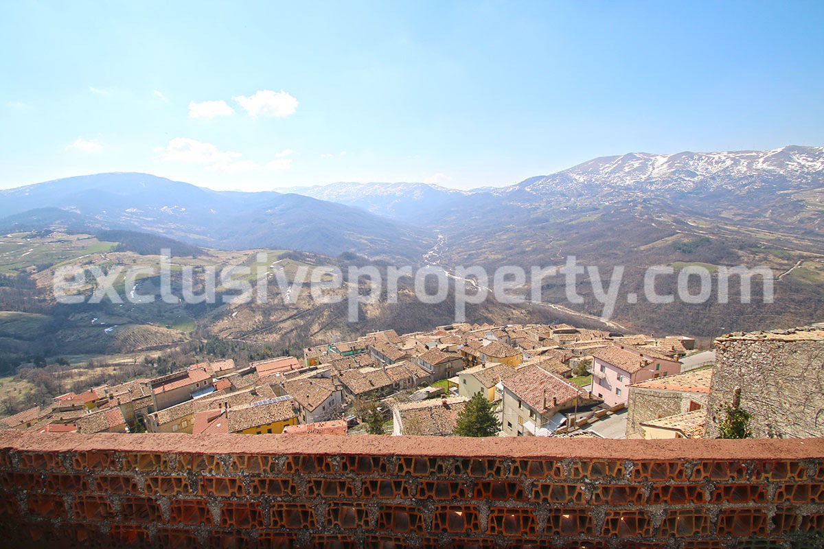 Town house with panoramic terrace for sale in Carunchio - Abruzzo 10