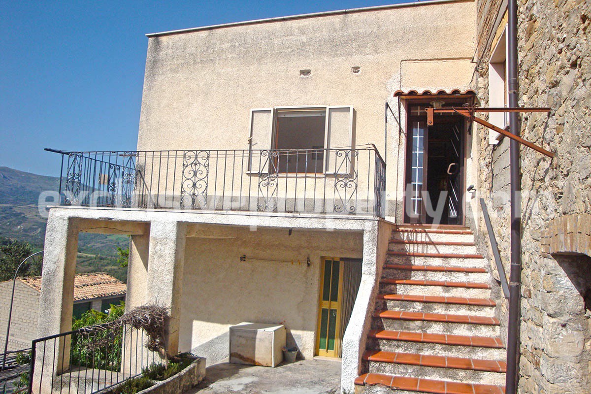 Spacious habitable house with terrace and garden for sale in Abruzzo