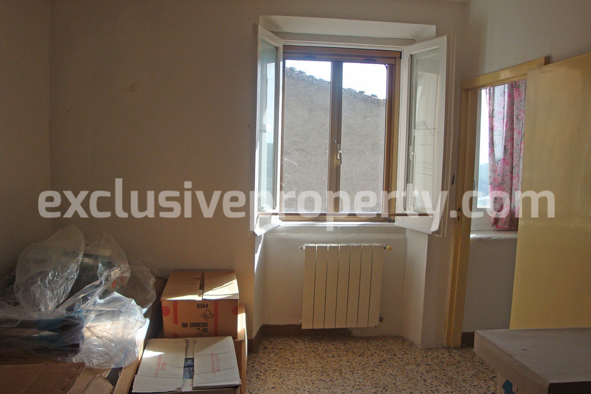 Detached house with wood oven for sale on Abruzzo hills