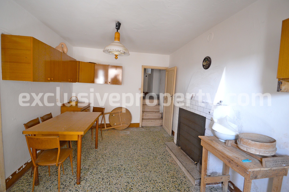 Spacious house with cellar for sale in a characteristic village Abruzzo 4