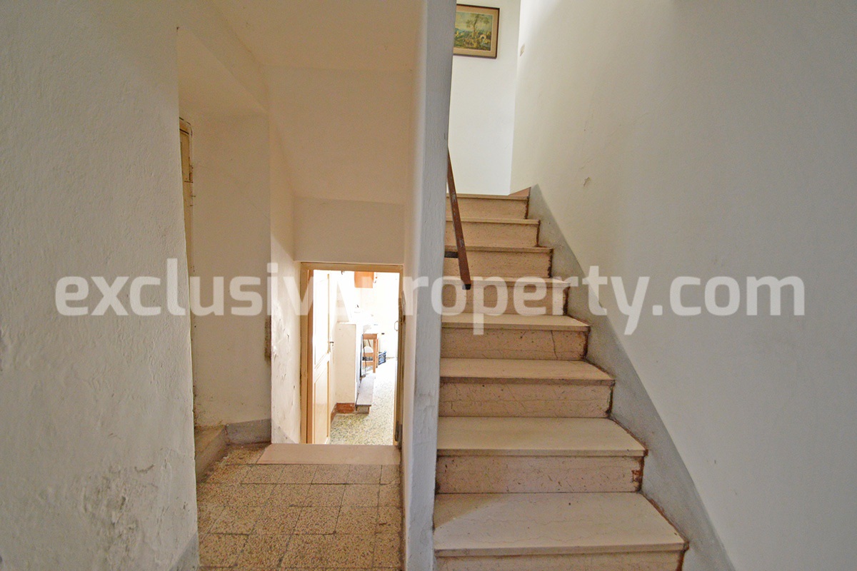 Spacious house with cellar for sale in a characteristic village Abruzzo 9