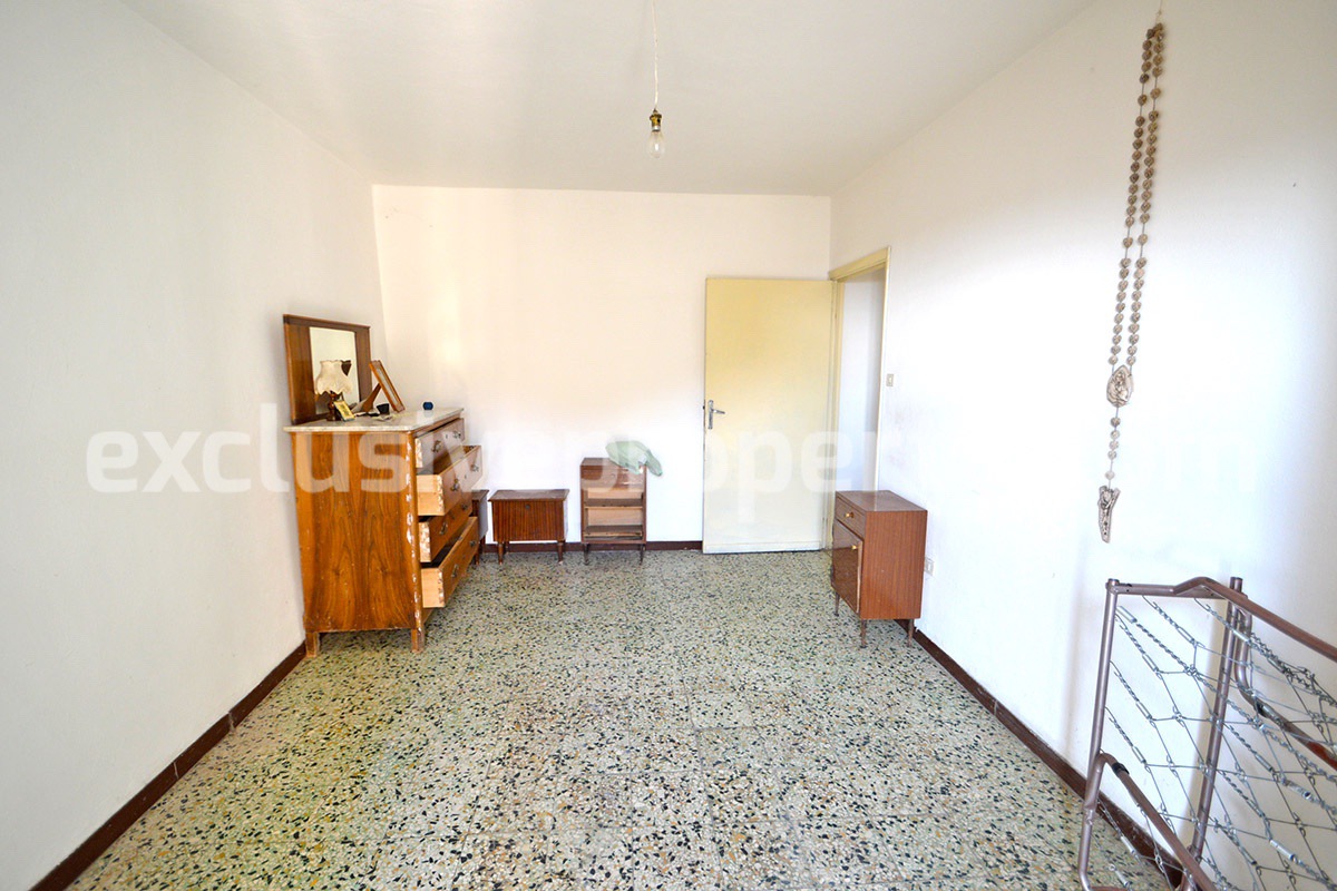 Spacious house with cellar for sale in a characteristic village Abruzzo 11
