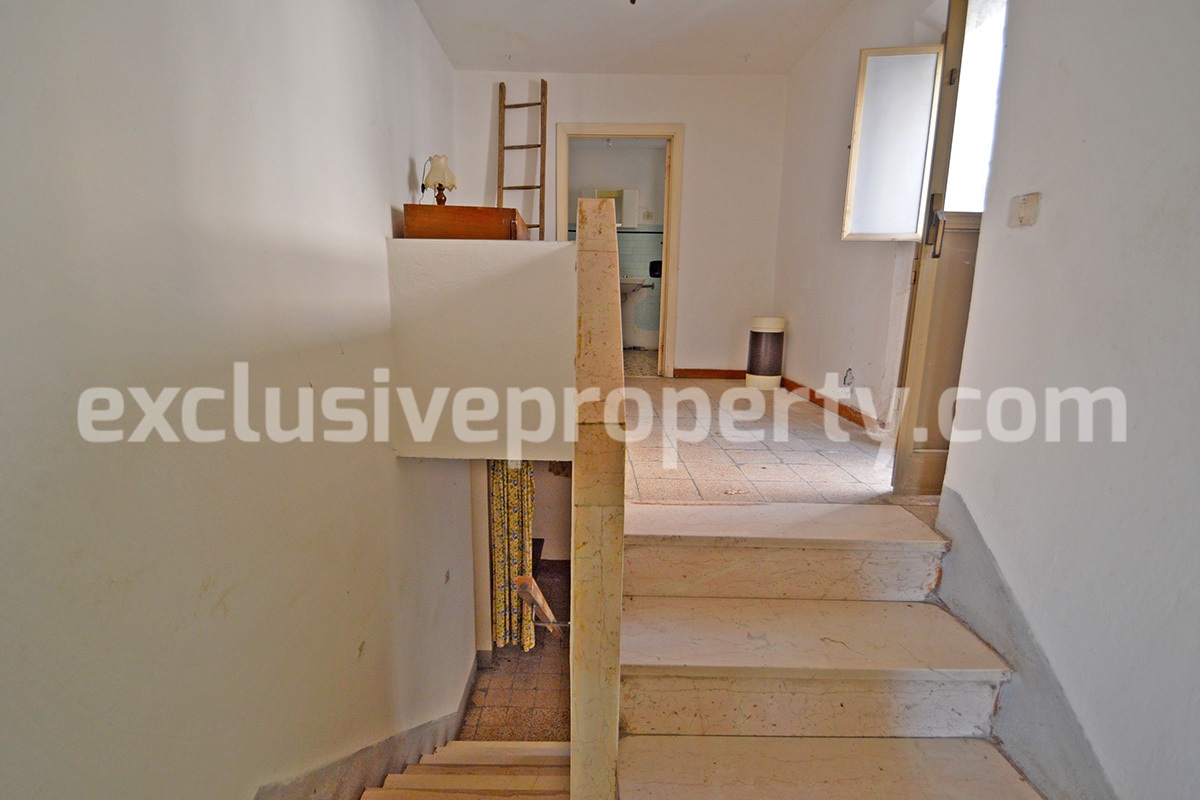 Spacious house with cellar for sale in a characteristic village Abruzzo 12