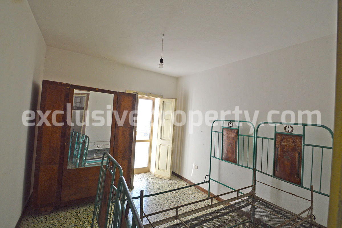 Spacious house with cellar for sale in a characteristic village Abruzzo 13
