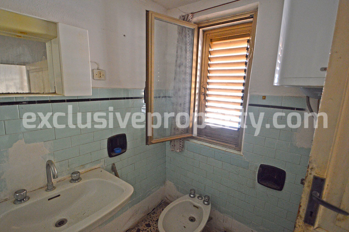 Spacious house with cellar for sale in a characteristic village Abruzzo 16