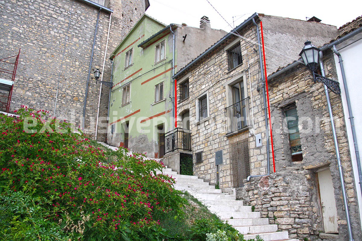 Ancient stone house renovated for sale in Abruzzo - Italy 2