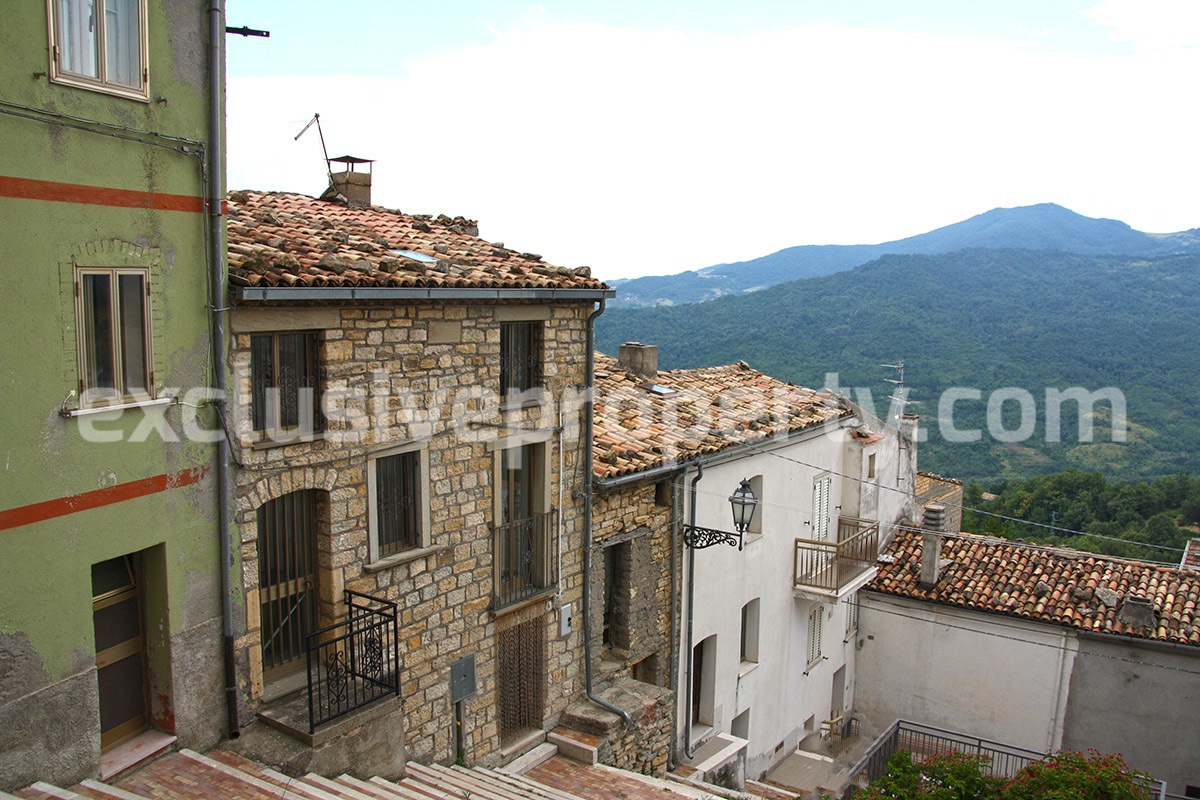 Ancient stone house renovated for sale in Abruzzo - Italy 3