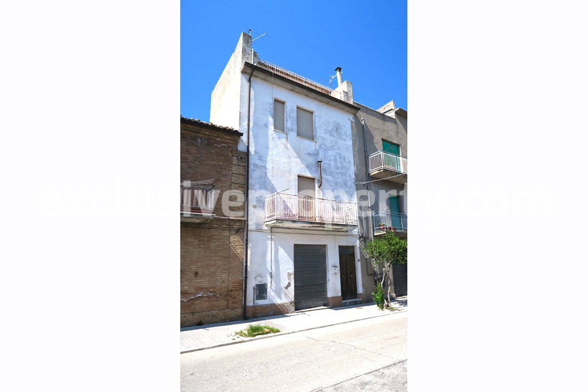 Town house with panoramic balcony sea view for sale in Abruzzo