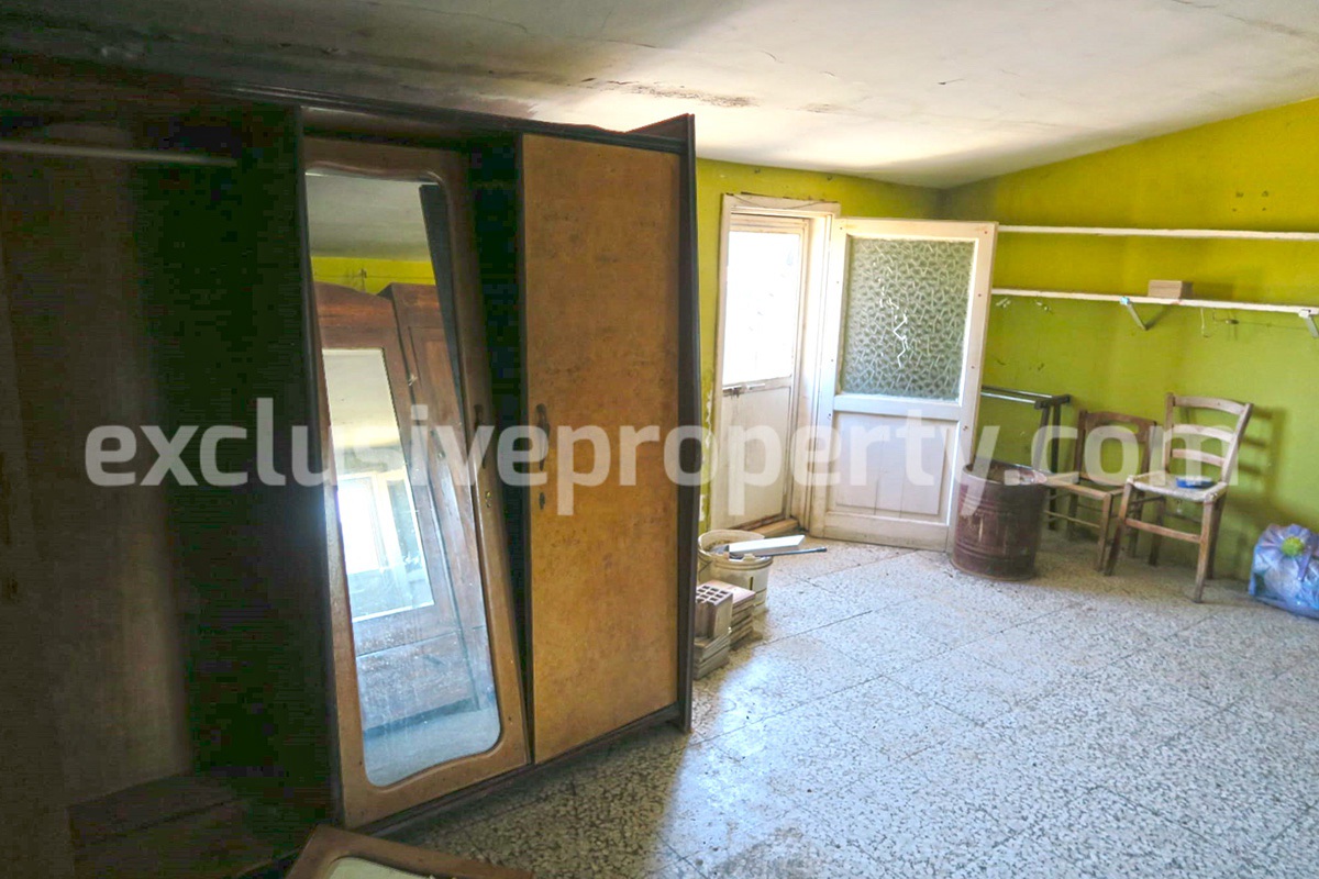 Town house with panoramic balcony sea view for sale in Abruzzo 12