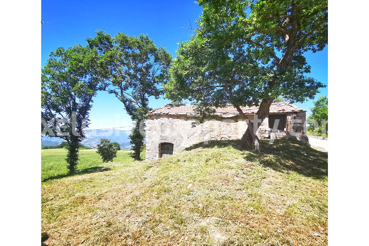 Old stone farmhouse to be restored for sale in Salito - Molise 1