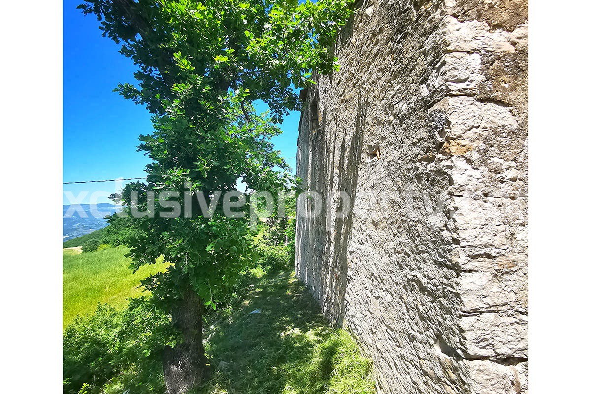 Old stone farmhouse to be restored for sale in Salito - Molise 5