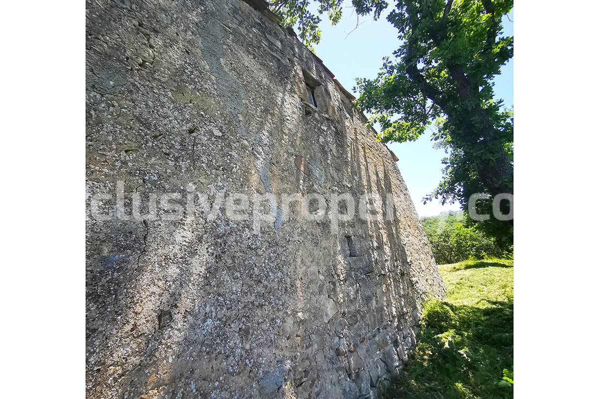 Old stone farmhouse to be restored for sale in Salito - Molise 10