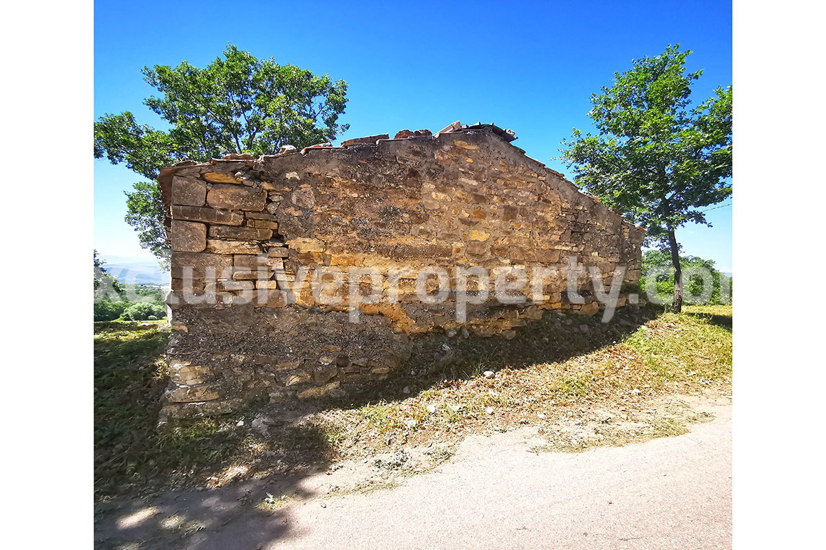 Old stone farmhouse to be restored for sale in Salito - Molise 17