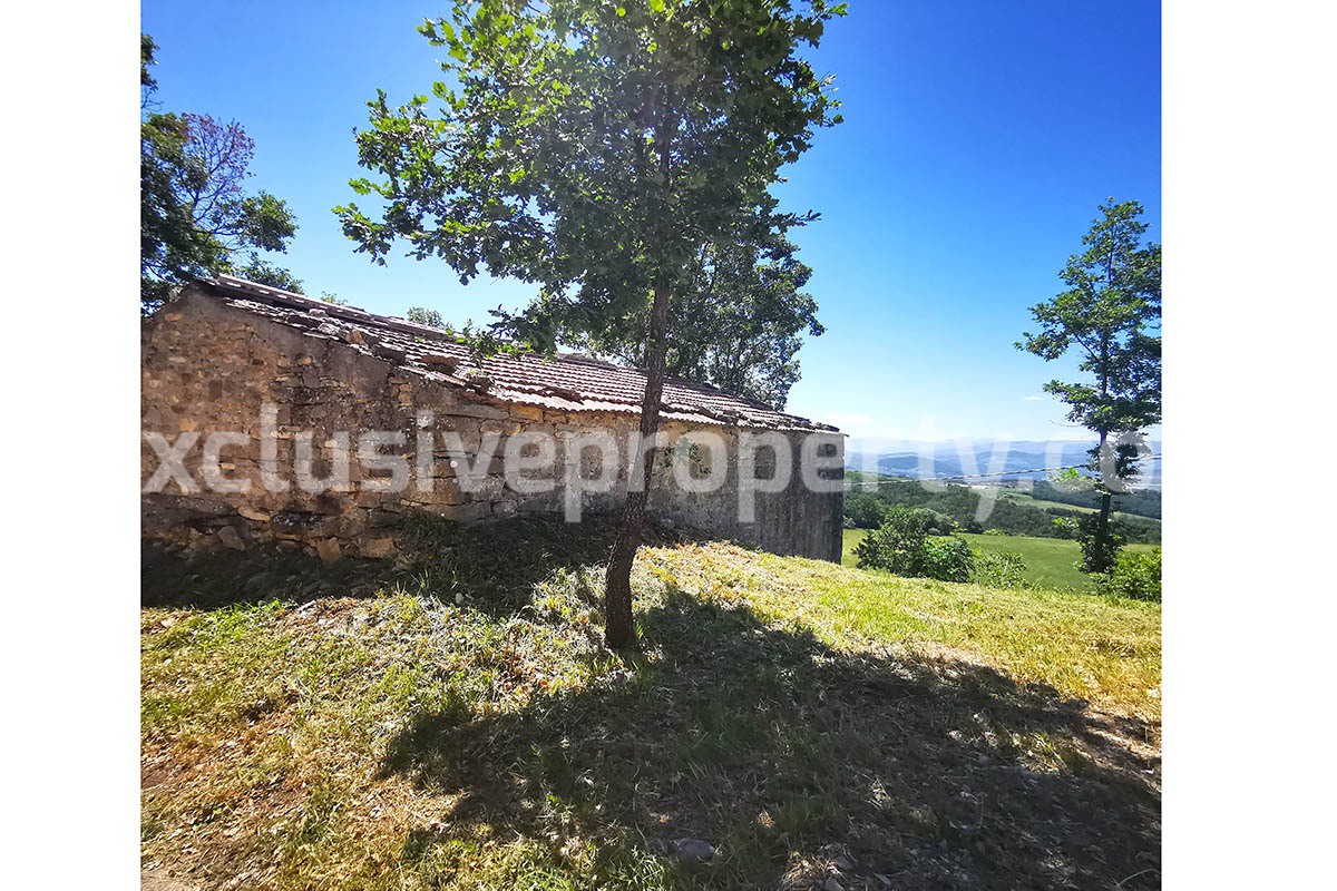 Old stone farmhouse to be restored for sale in Salito - Molise 18