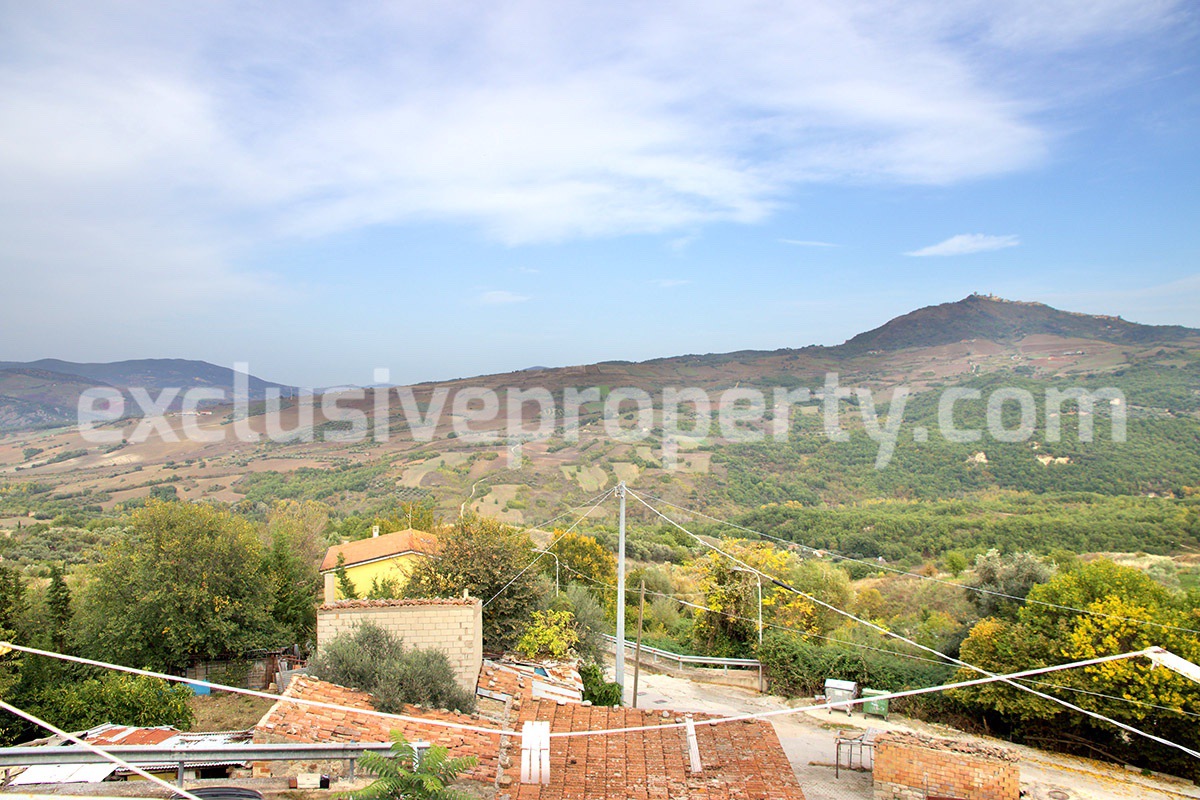 Two bedroom town house overlooking the valley for sale near Campobasso 10