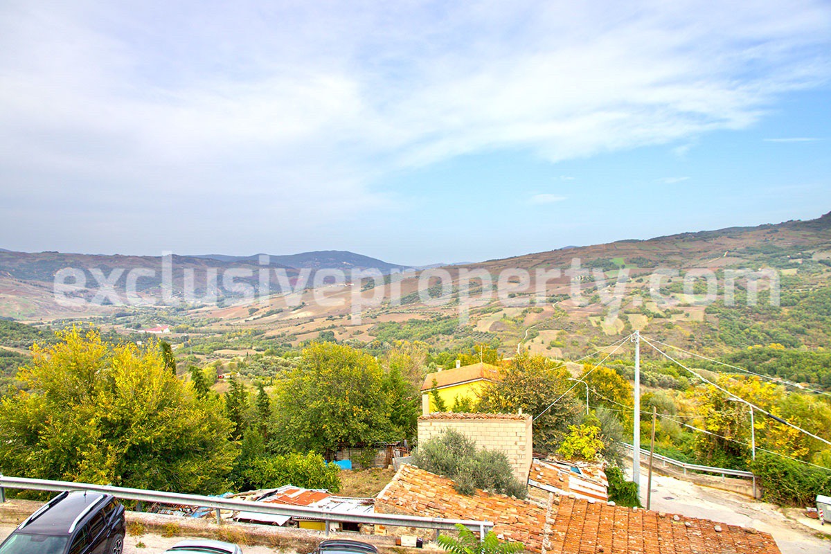 Two bedroom town house overlooking the valley for sale near Campobasso 11