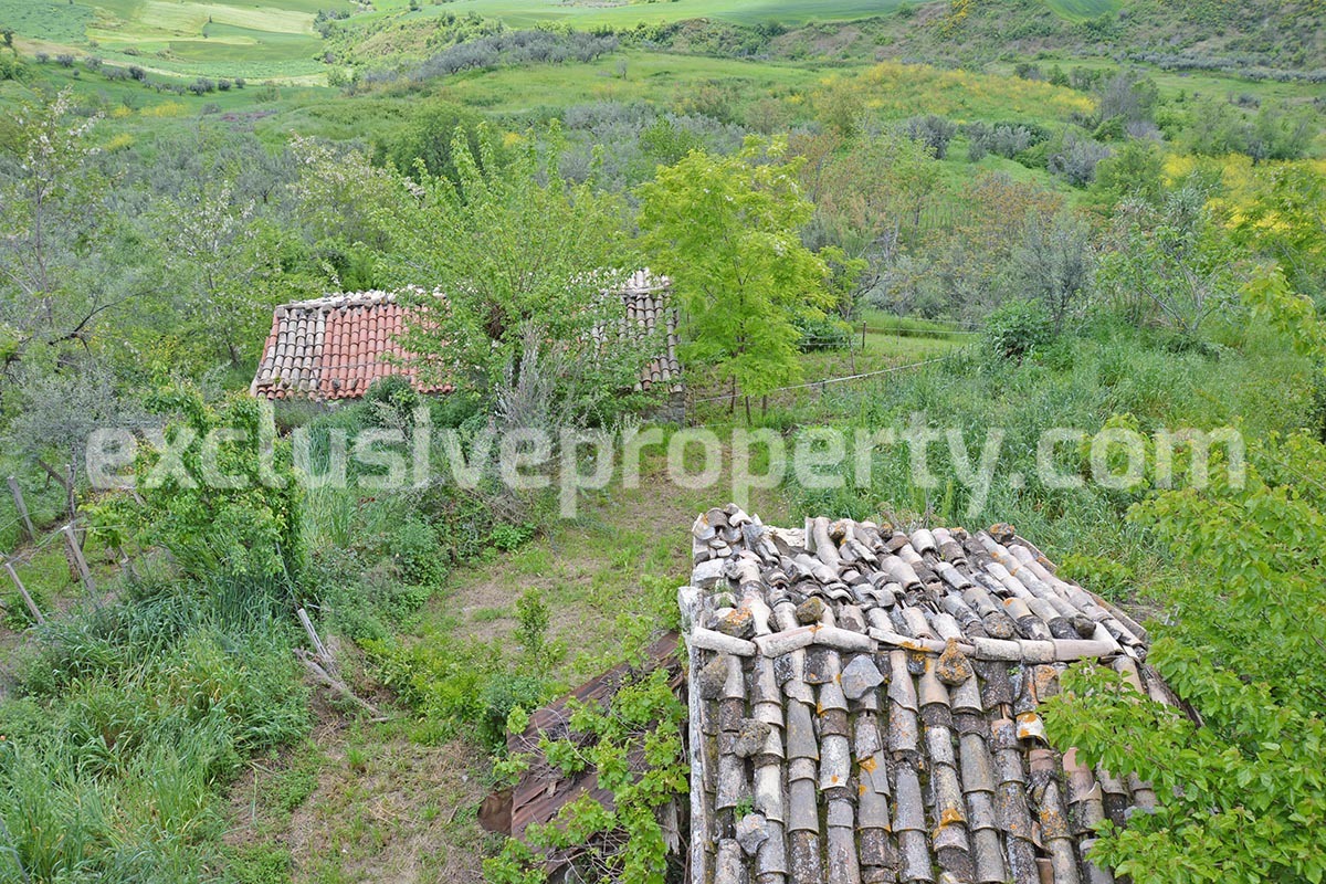Stone house to renovate located just 30 km from the Adriatic Sea - Abruzzo 2