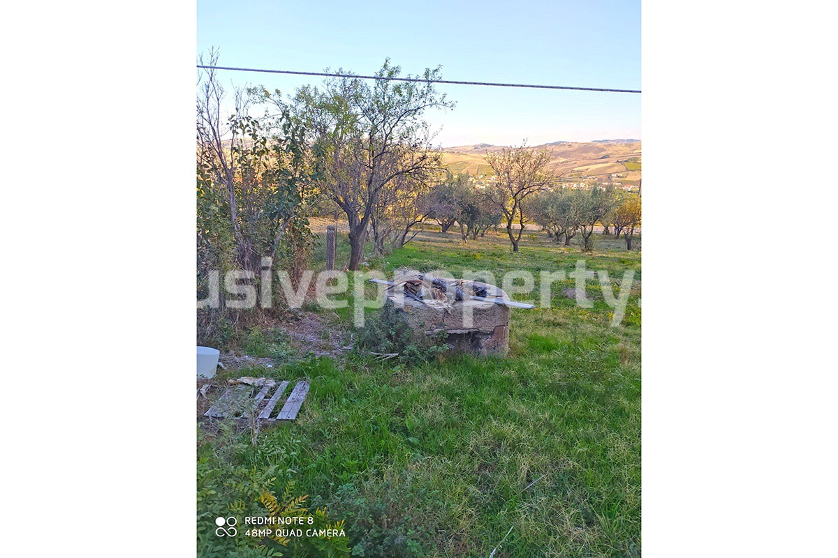 Country house in good condition with land and sea view for sale in Italy 40