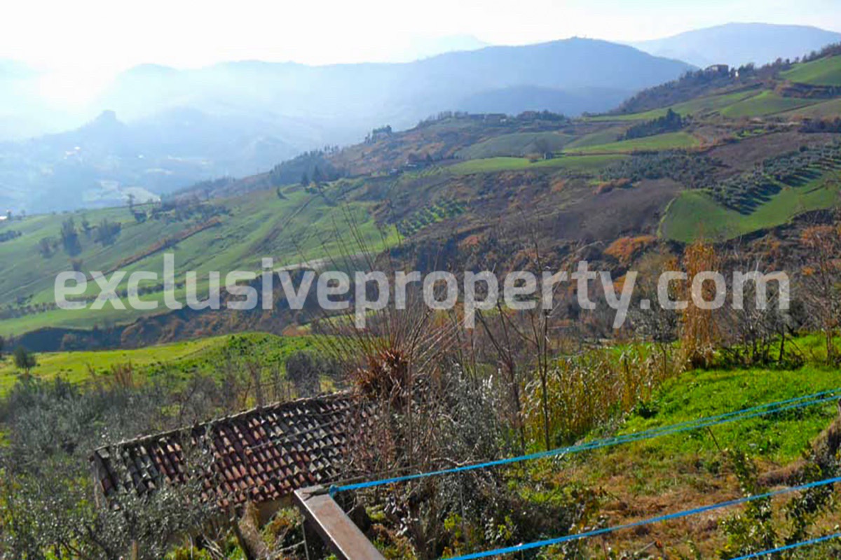Detached habitable house in the center of an ancient village for sale in Abruzzo