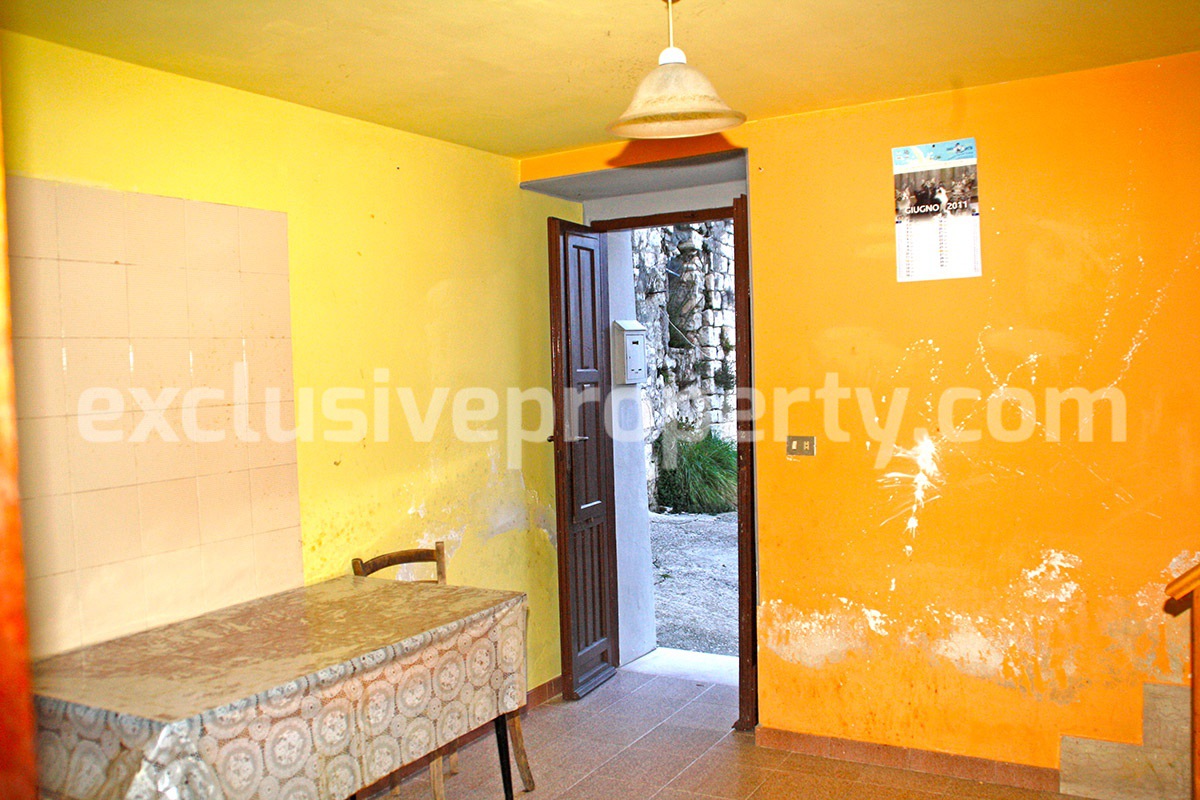Detached habitable house in the center of an ancient village for sale in Abruzzo