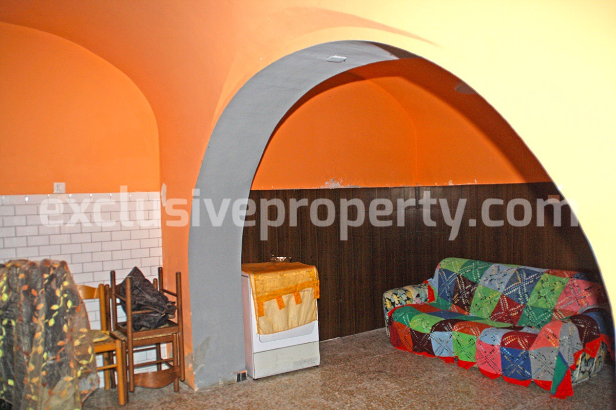 Detached habitable house in the center of an ancient village for sale in Abruzzo 4